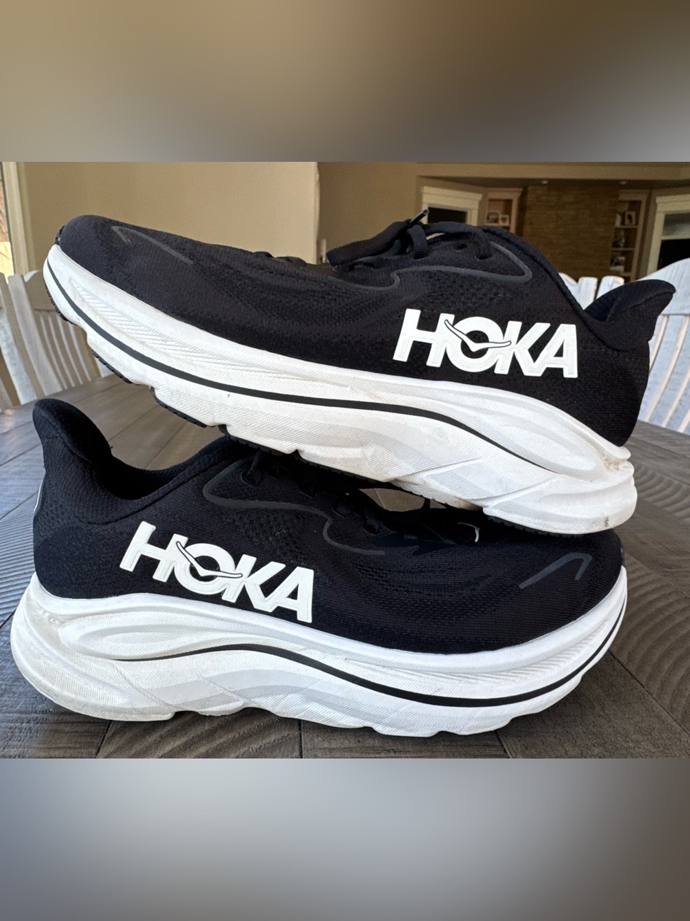 Hoka Clifton 10 Wide Running Sneakers Men’s Size 8  2E